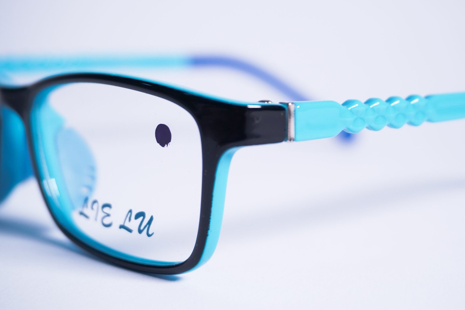 Armazón Infantil Negro con Terminales Azul - Image 3