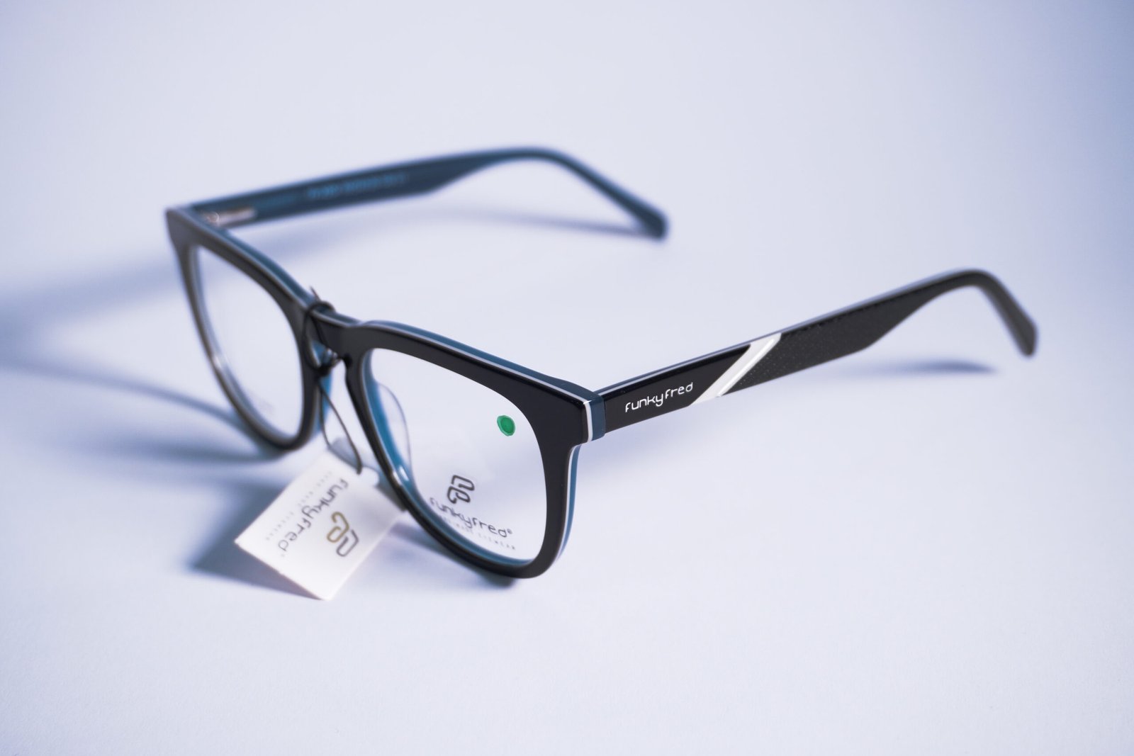 Armazón Negro con Acabados Azul