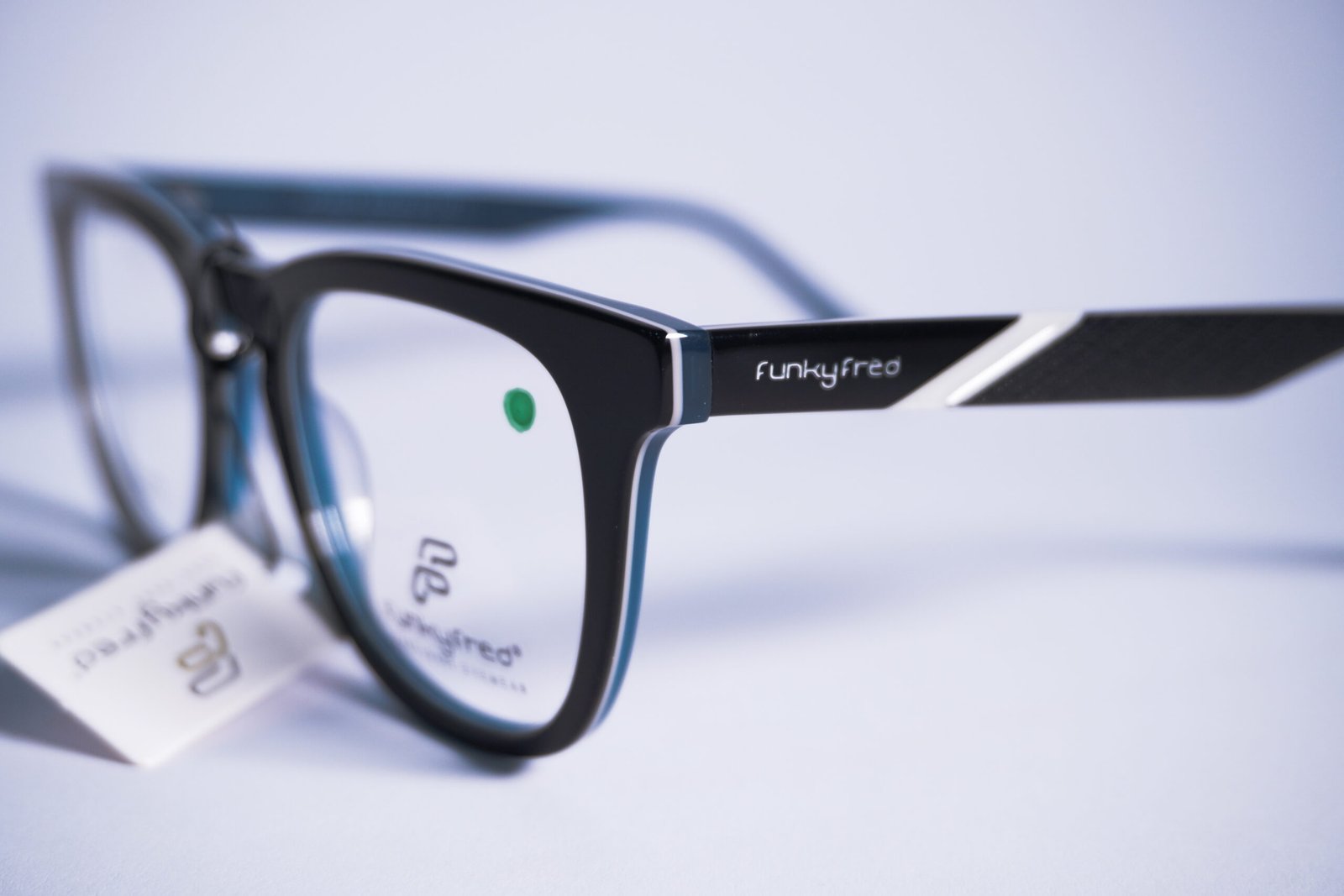 Armazón Negro con Acabados Azul - Image 3