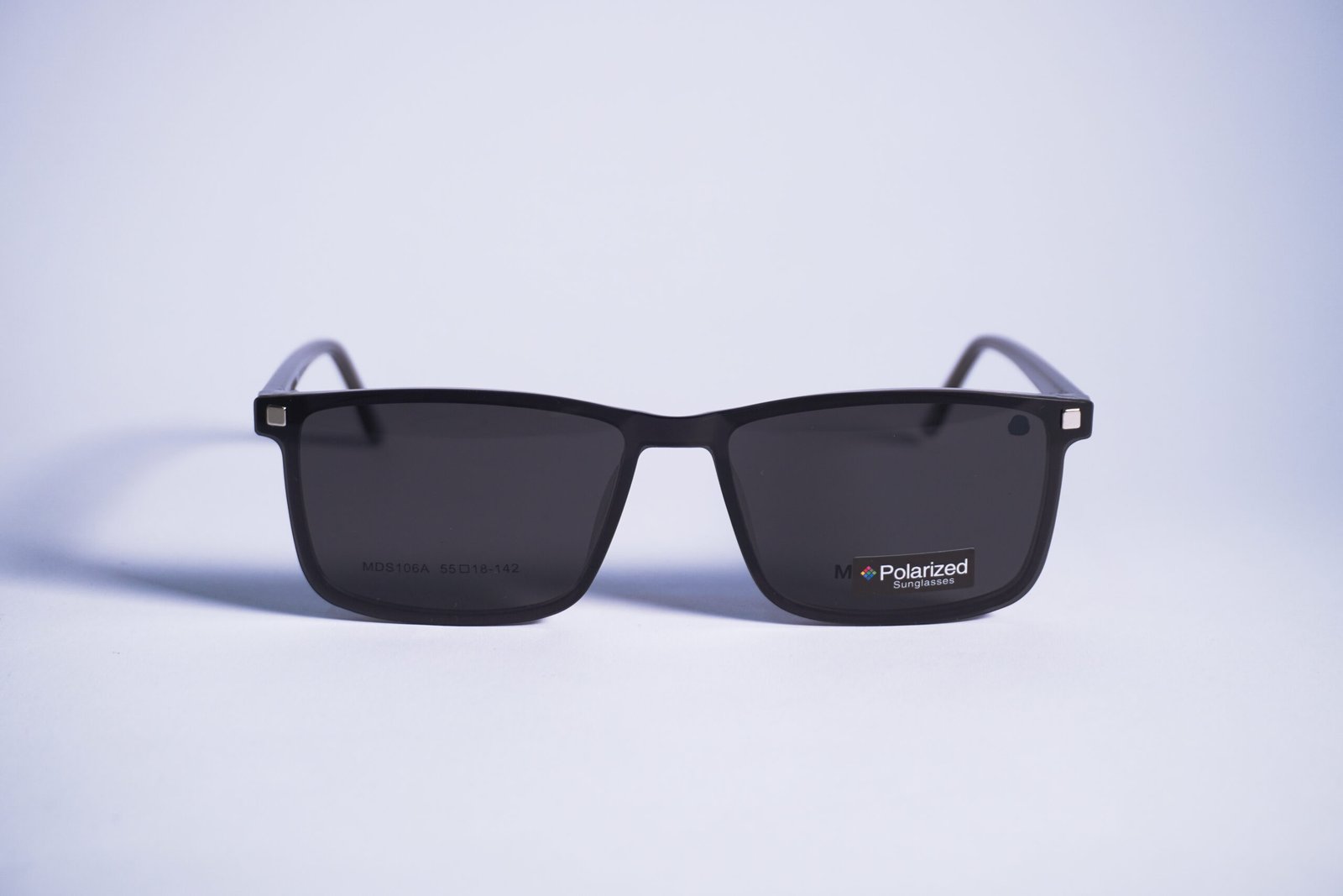 Armazón Negro Clear con Clip Solar Polarizado Incluido – 2 en 1 Funcional y Elegante - Image 3